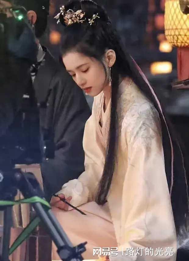 从 陈芊芊 到 好事成双 ,换妆如换脸,差点没认出赵昕