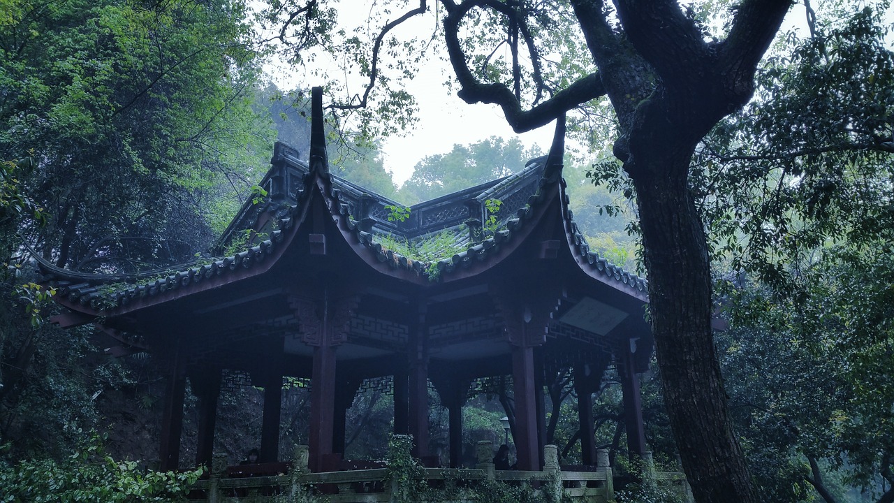 清明祭祖，穿越时空的华夏礼赞——探寻清明节的传统习俗与文化内涵