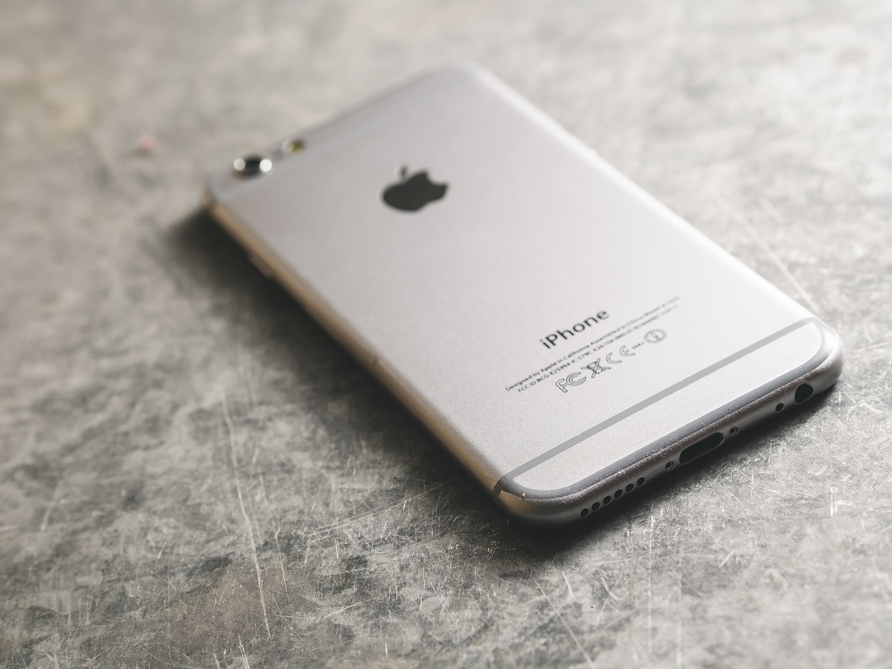 苹果喊话iPhone 13与iPhone 14的钉子户，是时候升级了！